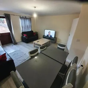 close-to-central-london-4-bedroom-house-8-beds-sleepps.brighton-hotels-england.com/